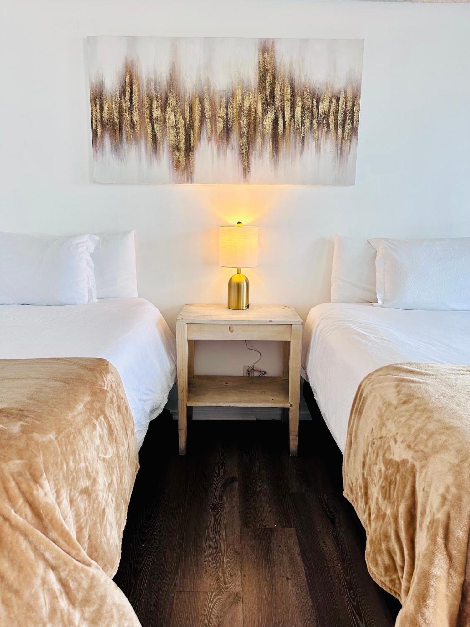 Foghorn Harbor Inn Marina del Rey Extérieur photo